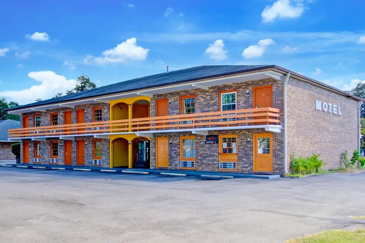 Deluxe Inn