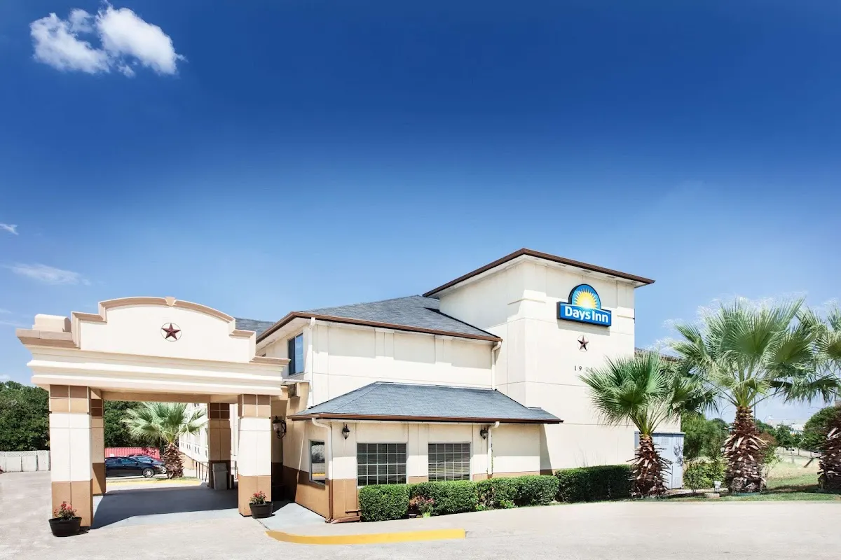 Days Inn by Wyndham Arlington