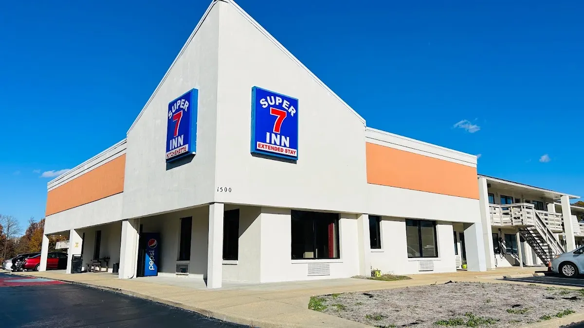 Super 7 Inn Tupelo
