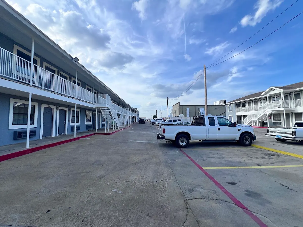 Hwy 59 Motel