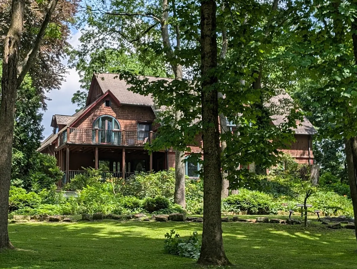 The Carriage House Inn Meadville
