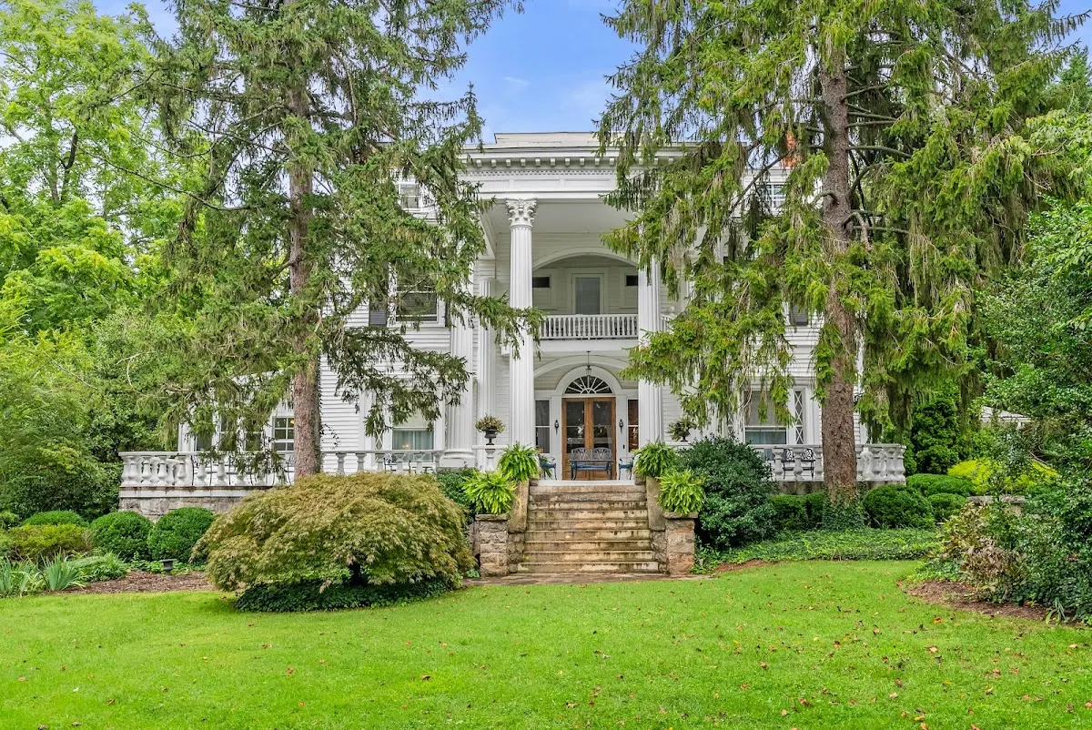 Albemarle Inn