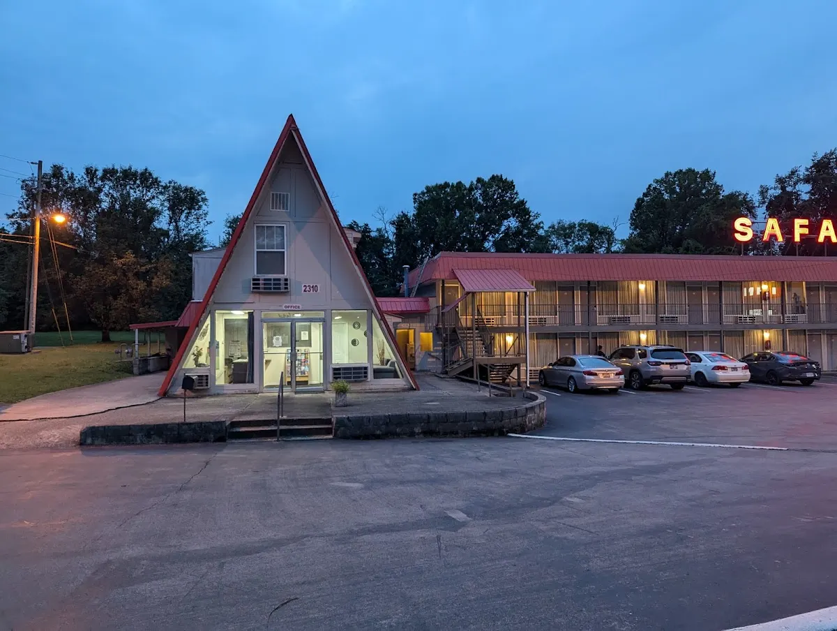 Safari Inn