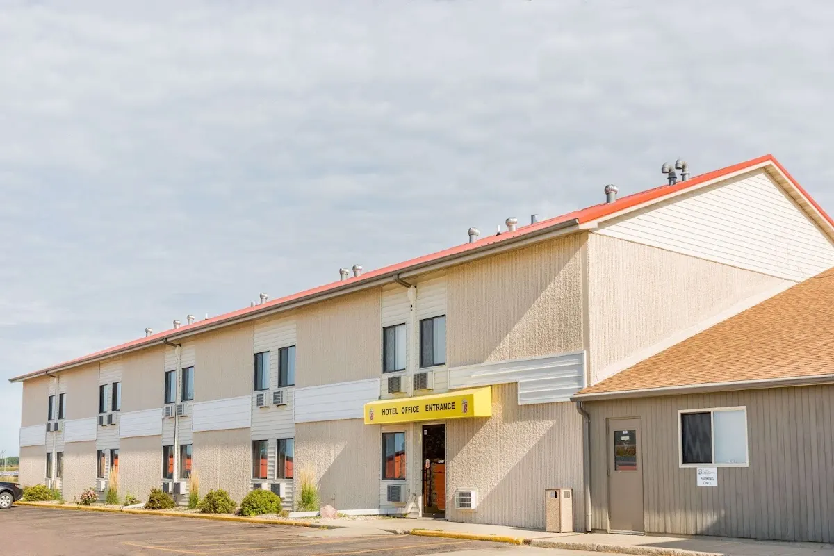 Super 8 by Wyndham Luverne I90