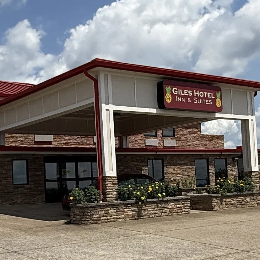 Giles Hotel Inn & Suites