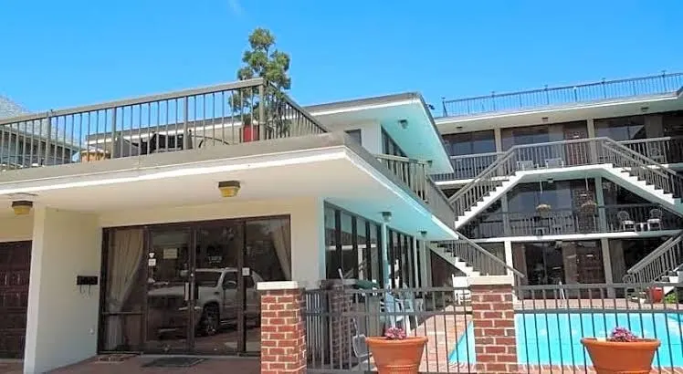 Alamar Resort Inn
