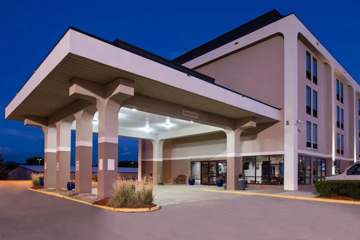 New Victorian Inn & Suites