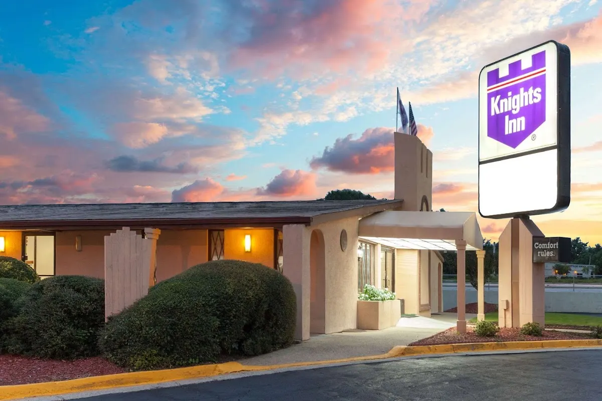 Knights Inn Tucker