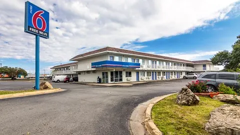 Motel 6 Ardmore, OK