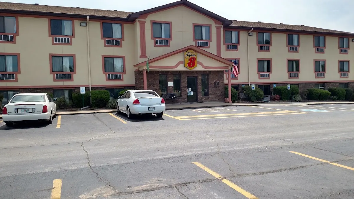 Super 8 by Wyndham Russellville