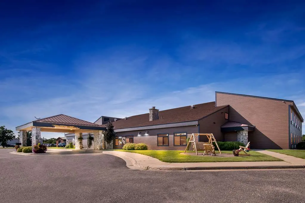 Heartland Inn & Suites, SureStay Collection by Best Western
