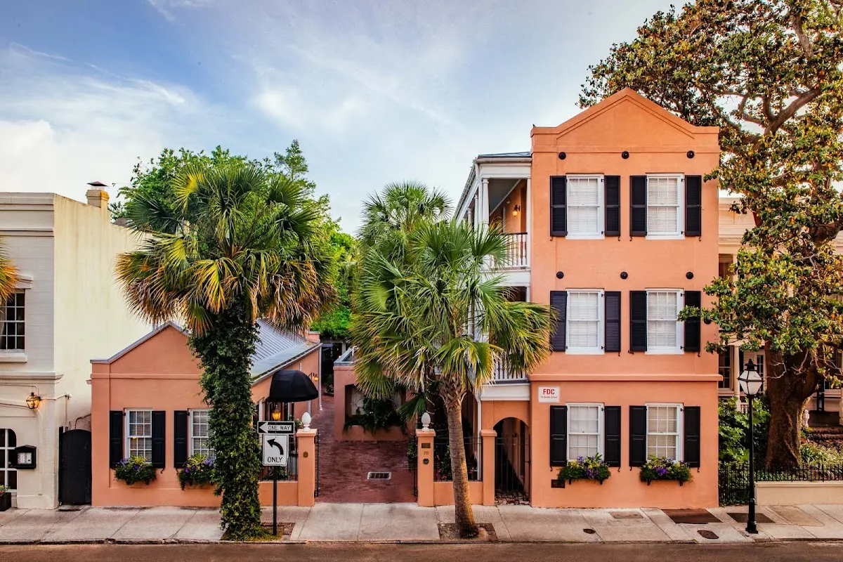 The Elliott House Inn