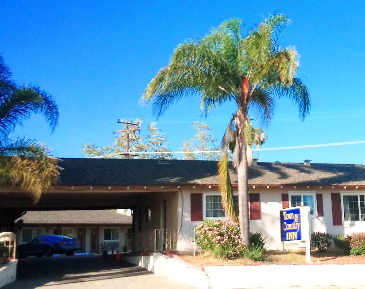 Town & Country Inn