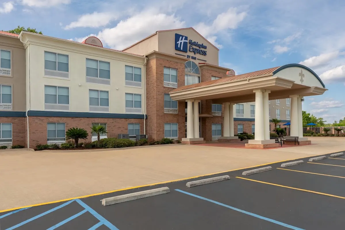 Holiday Inn Express & Suites Alexandria by IHG