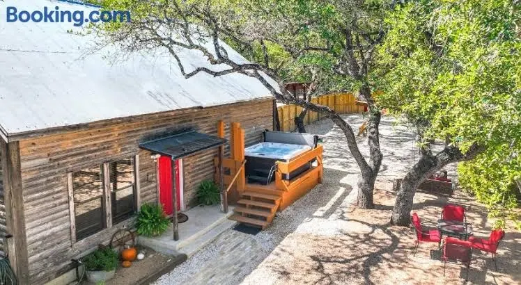 Happy Hideaways