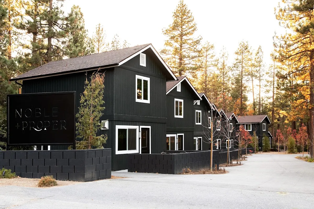 N+P Boutique Lodge