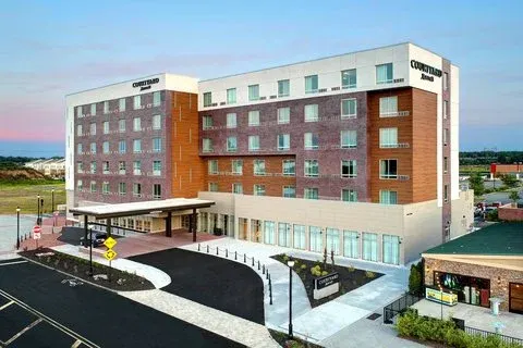 Courtyard by Marriott North Brunswick