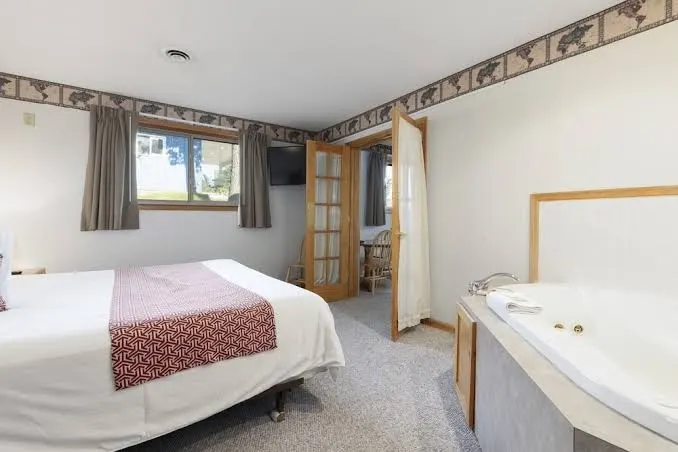 Pelican Lakes Motel