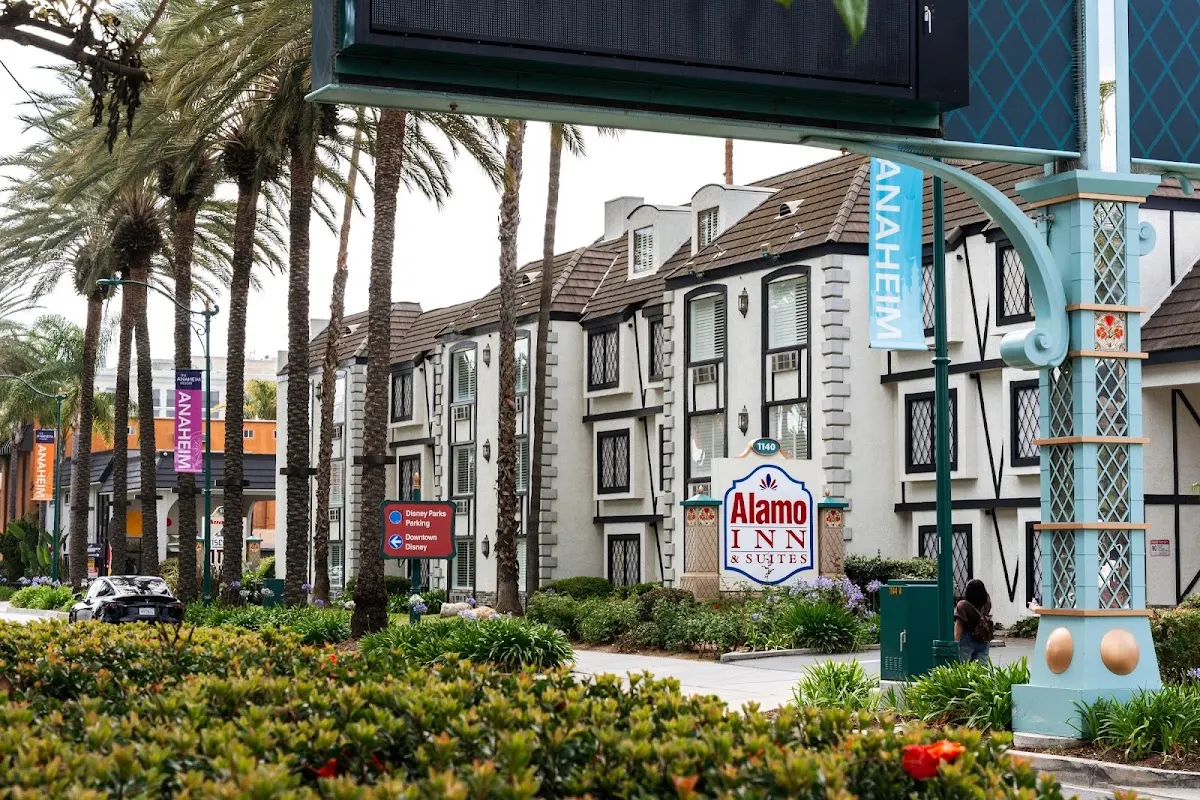 Alamo Inn and Suites