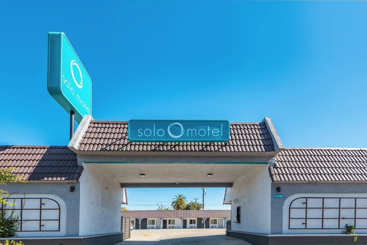 Solo Motel - Broadway