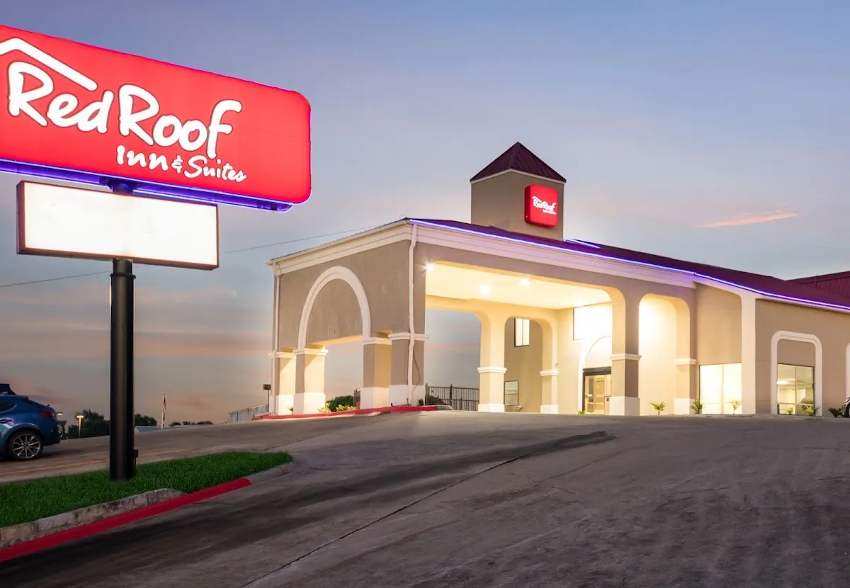 Red Roof Inn & Suites Austin East – Manor