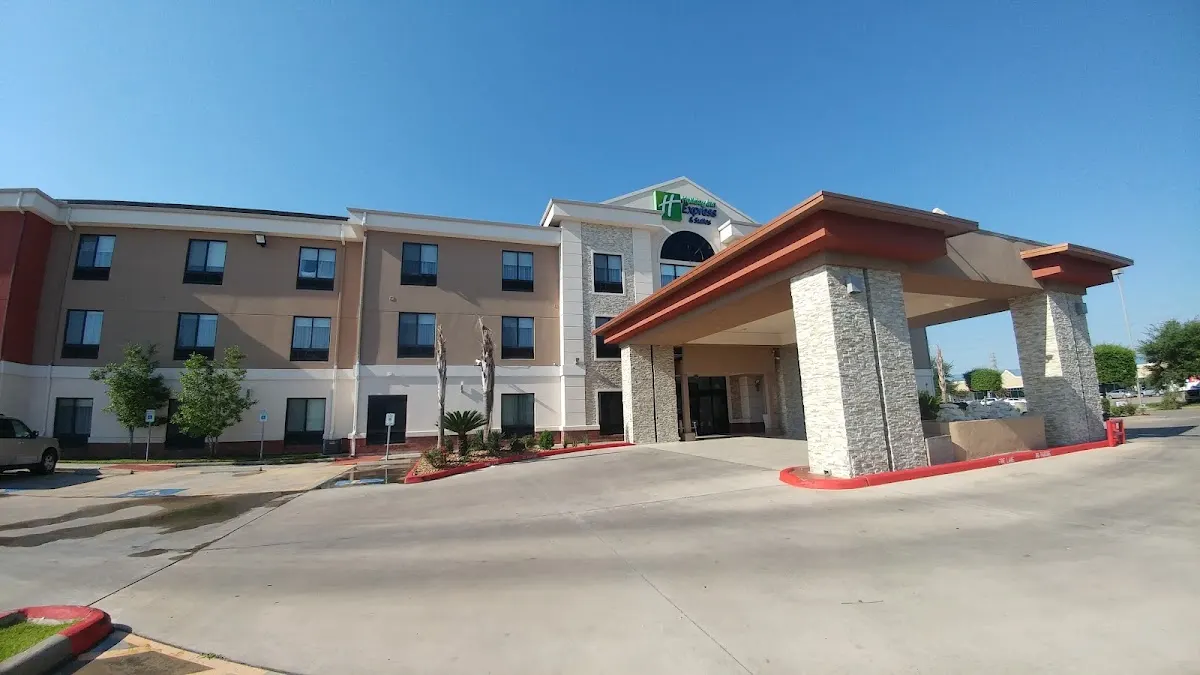 Holiday Inn Express & Suites Houston East