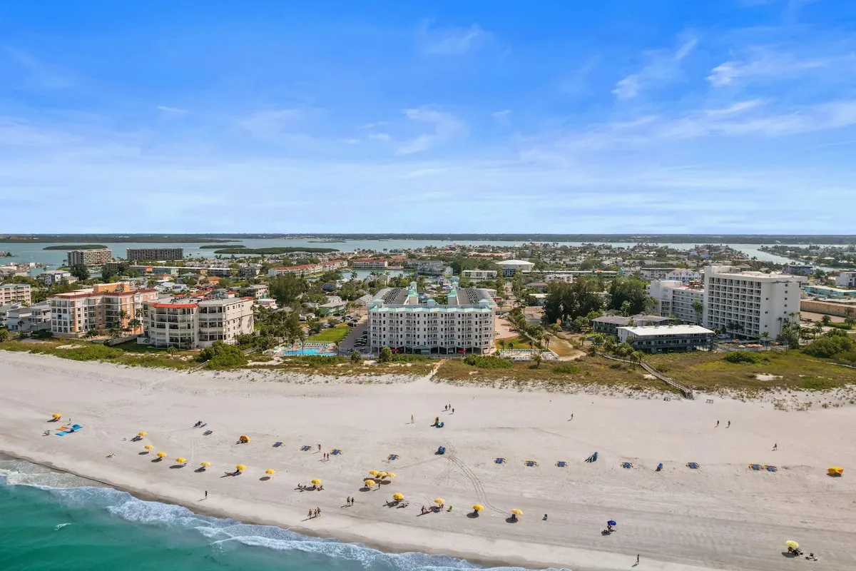 Sunset Vistas Beachfront Suites