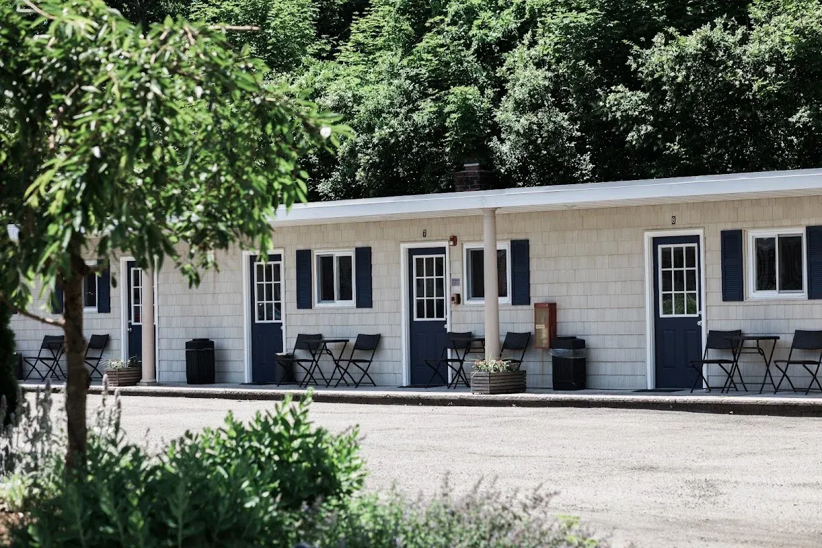 Shorewood Inn