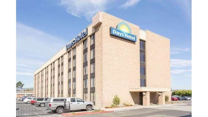 Days Hotel