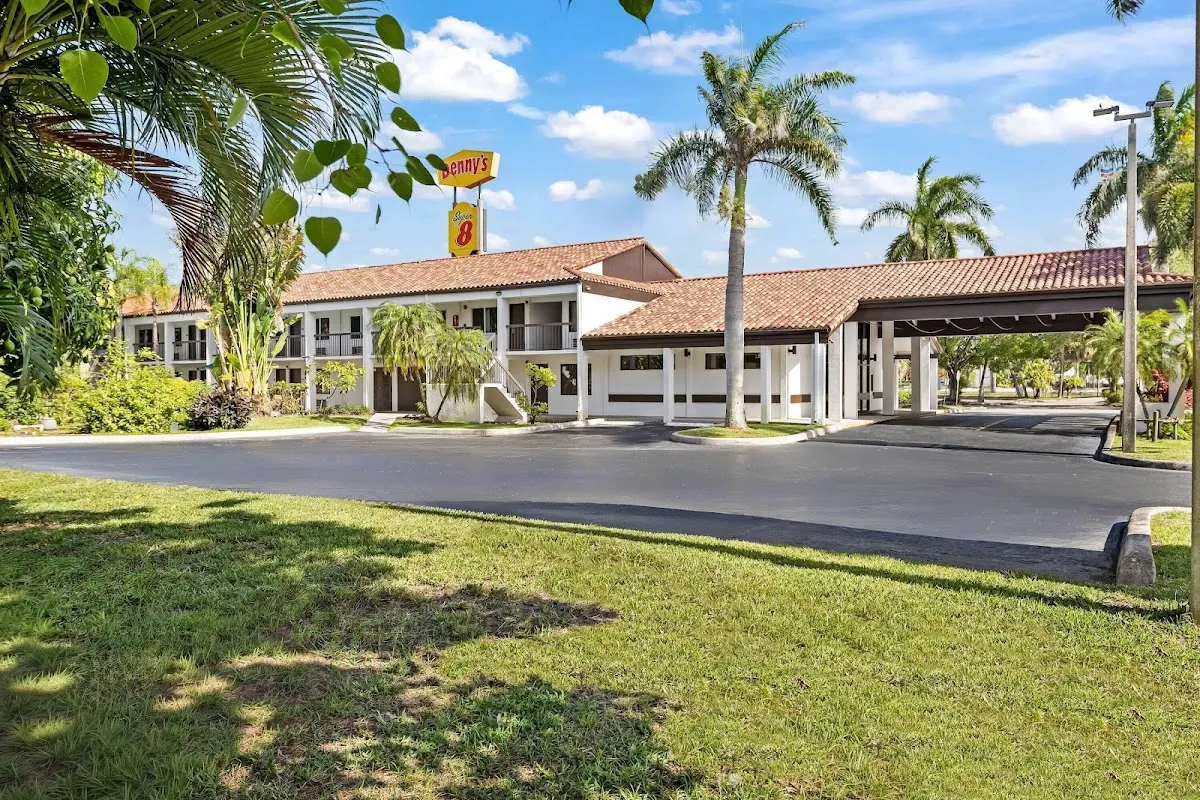 Super 8 by Wyndham Riviera Beach West Palm Beach