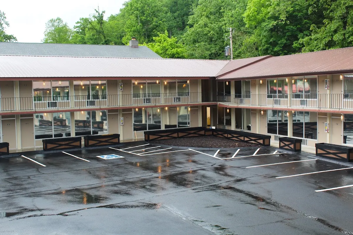 Sleepy Bear Motel