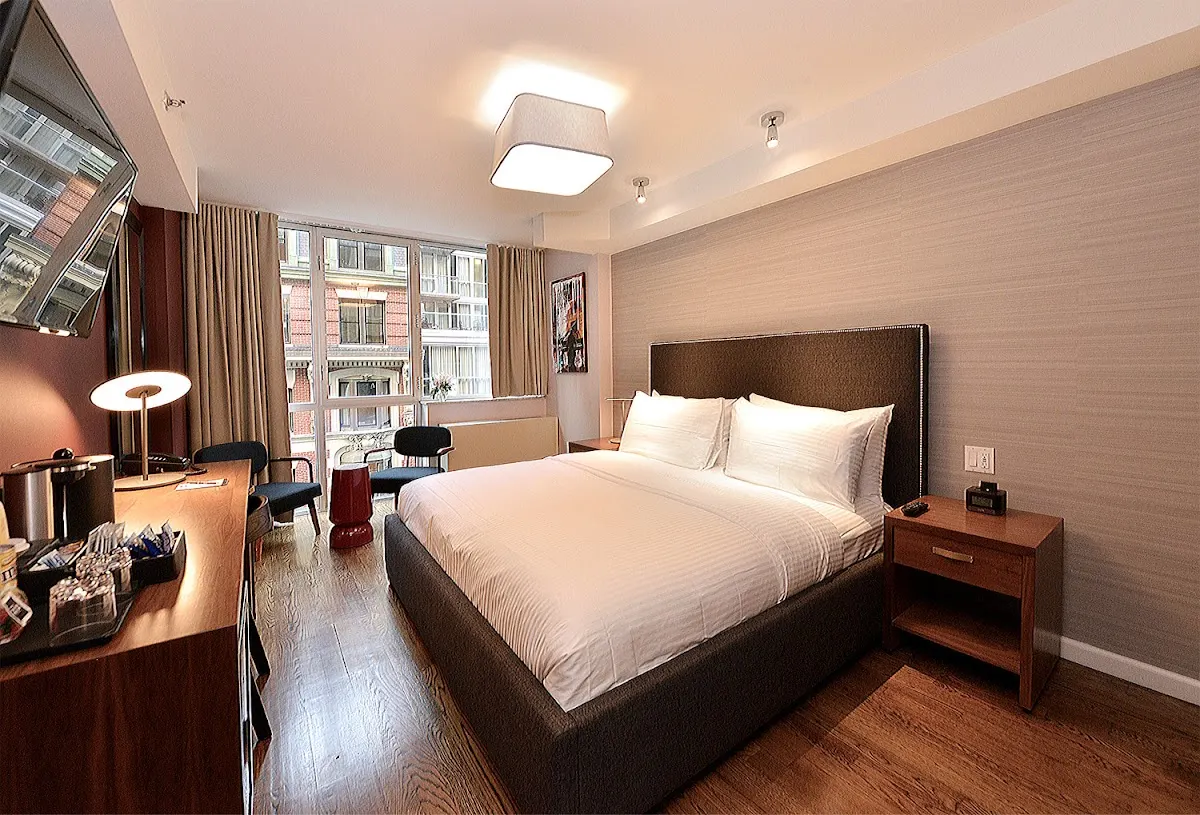 Hotel 32 32