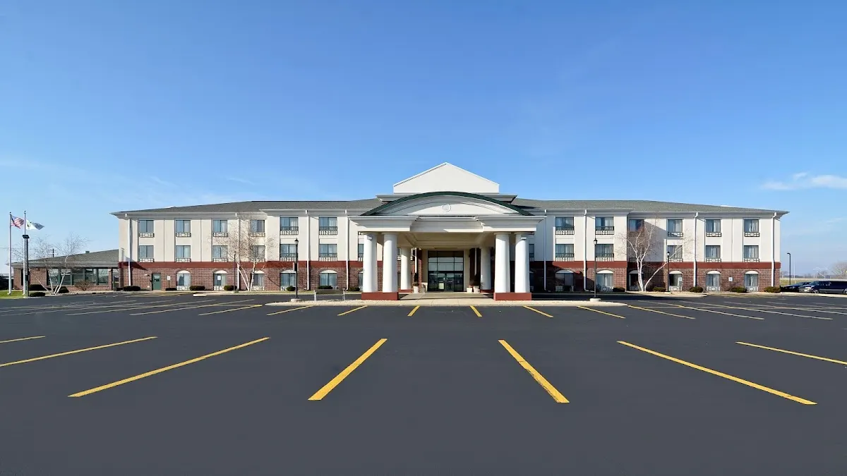 Holiday Inn Express & Suites Fort Atkinson by IHG