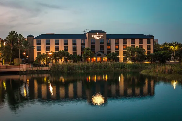 The Palms Inn & Suites Kendall Miami
