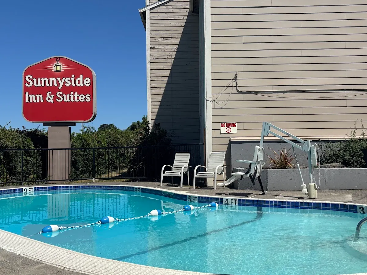 Sunnyside Inn and Suites