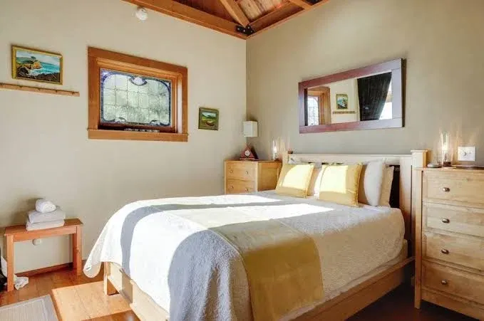 Romantic Ridgetop Escape