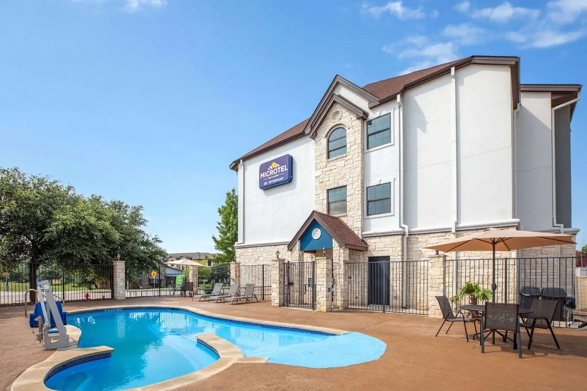 Microtel Inn & Suites by Wyndham Buda Austin South