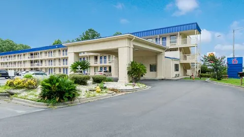 Motel 6 Pooler, GA - Savannah Airport