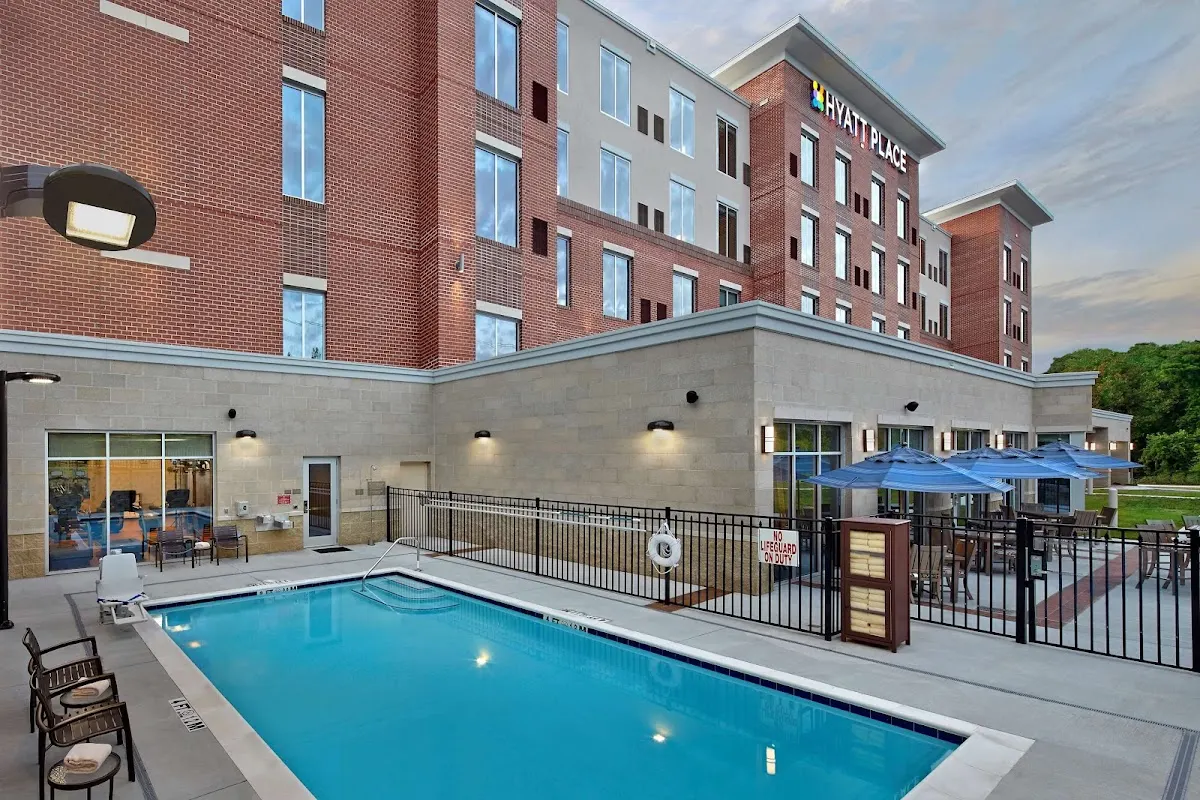 Hyatt Place Chapel Hill / Southern Village