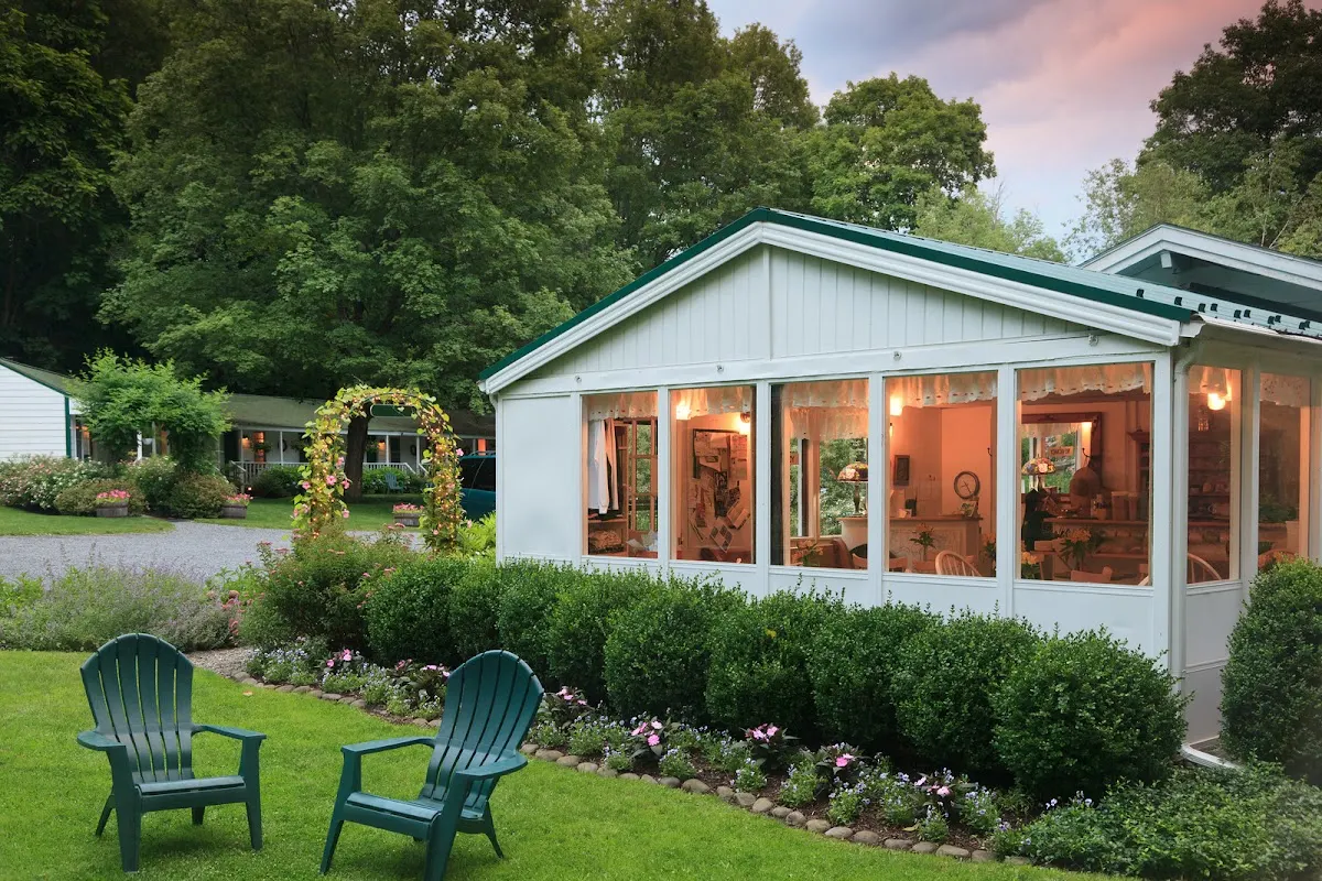 The Woodstock Inn on the Millstream