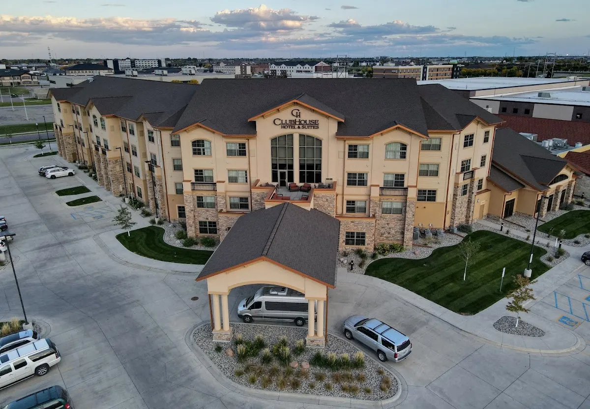 Clubhouse Hotel & Suites