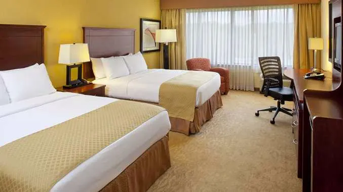 DoubleTree by Hilton Hotel Fayetteville