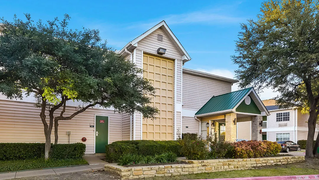 HomeTowne Studios Dallas - North Addison/ Tollway
