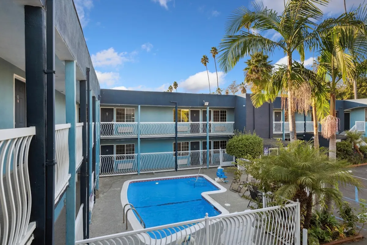 Hotel Hwood