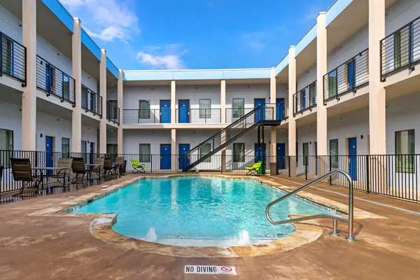 Quality Inn & Suites Elgin