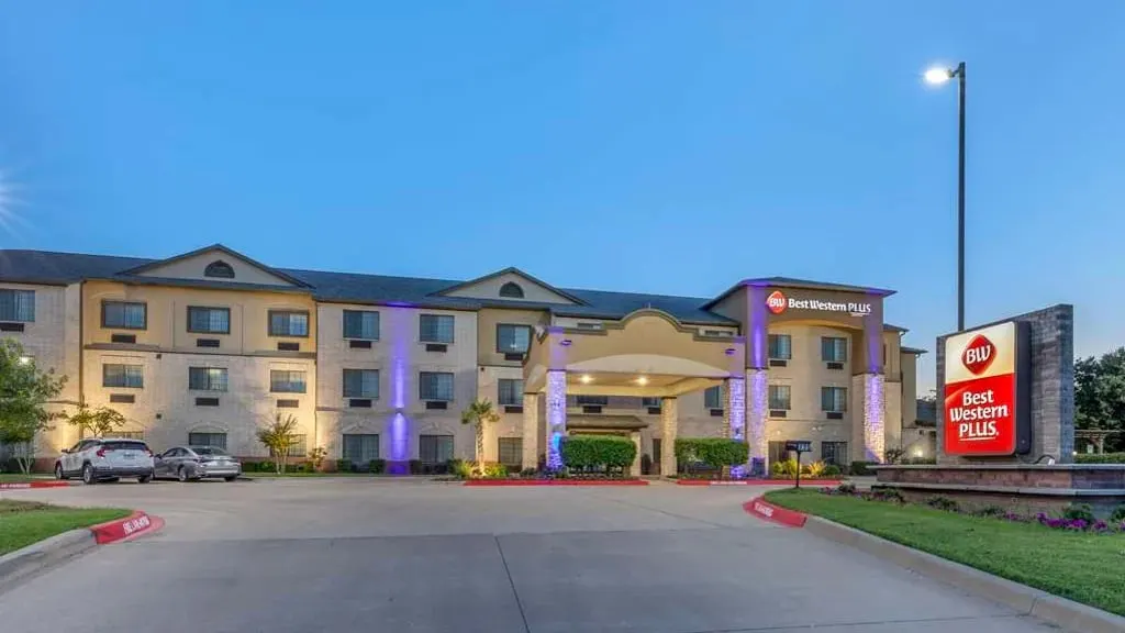Best Western Plus Mansfield Inn & Suites