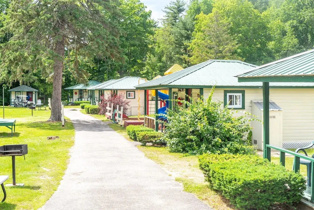 Perry's Motel & Cottages