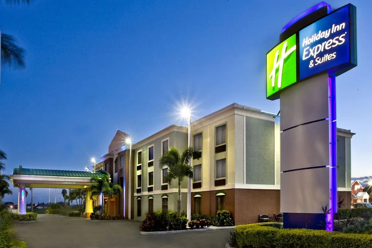 Holiday Inn Express & Suites Clewiston by IHG
