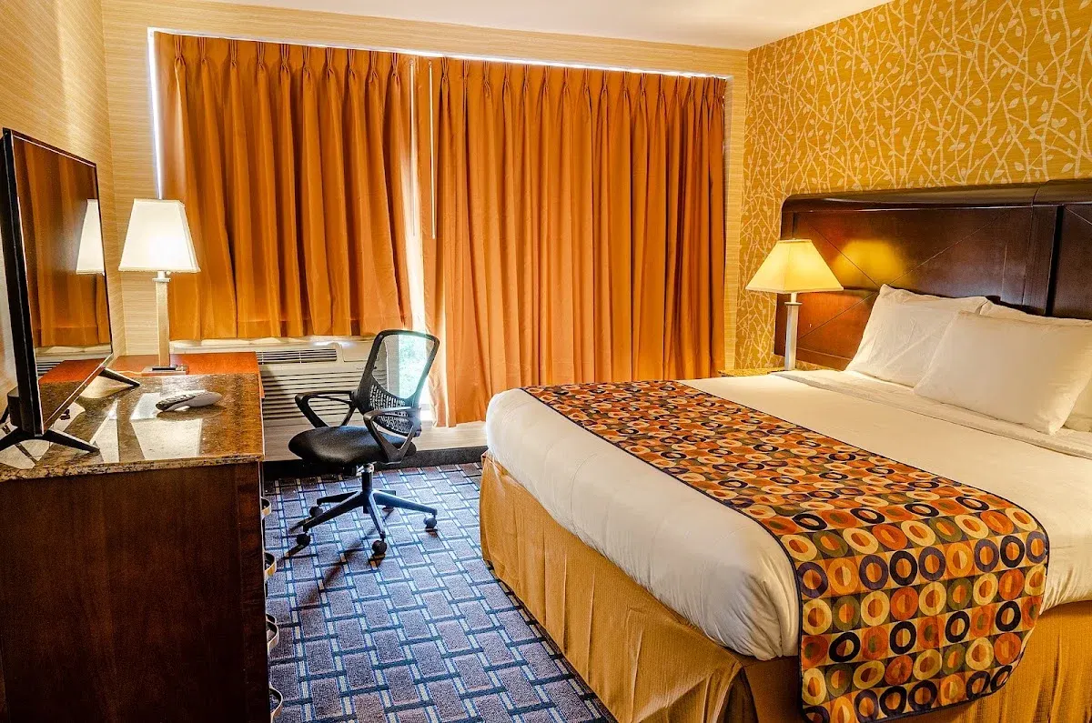 Elmhurst Hotel