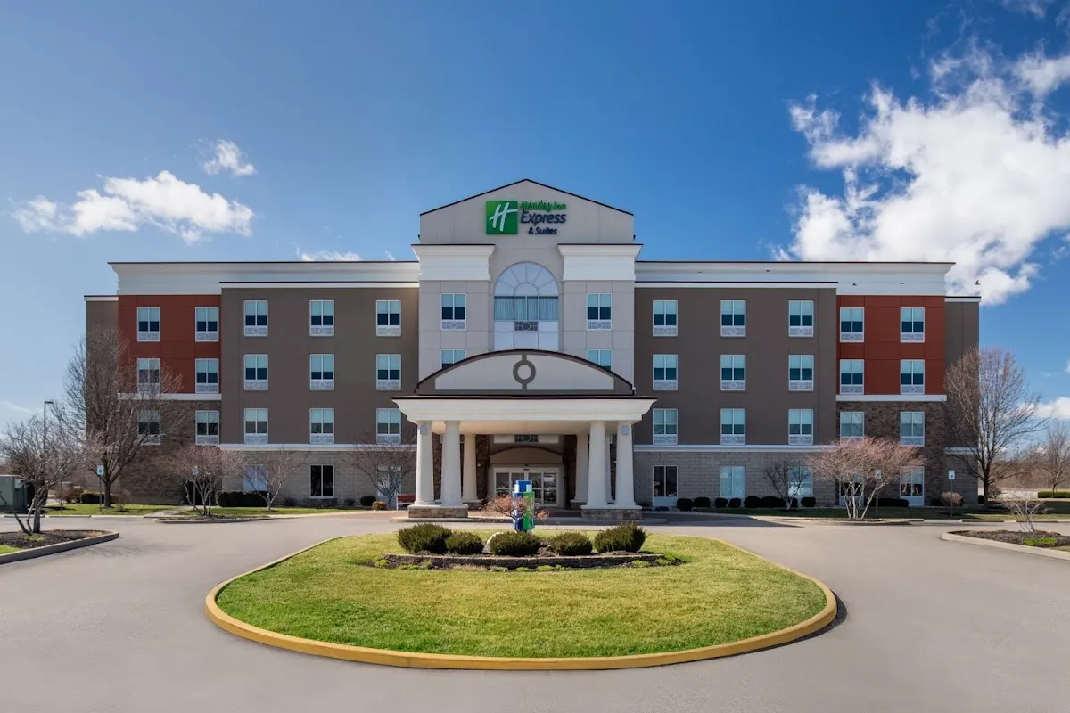 Holiday Inn Express & Suites Terre Haute by IHG